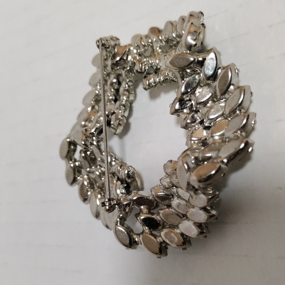 Silver tone vintage brooch pin with blue and white rhinestone - Picture 4 of 4